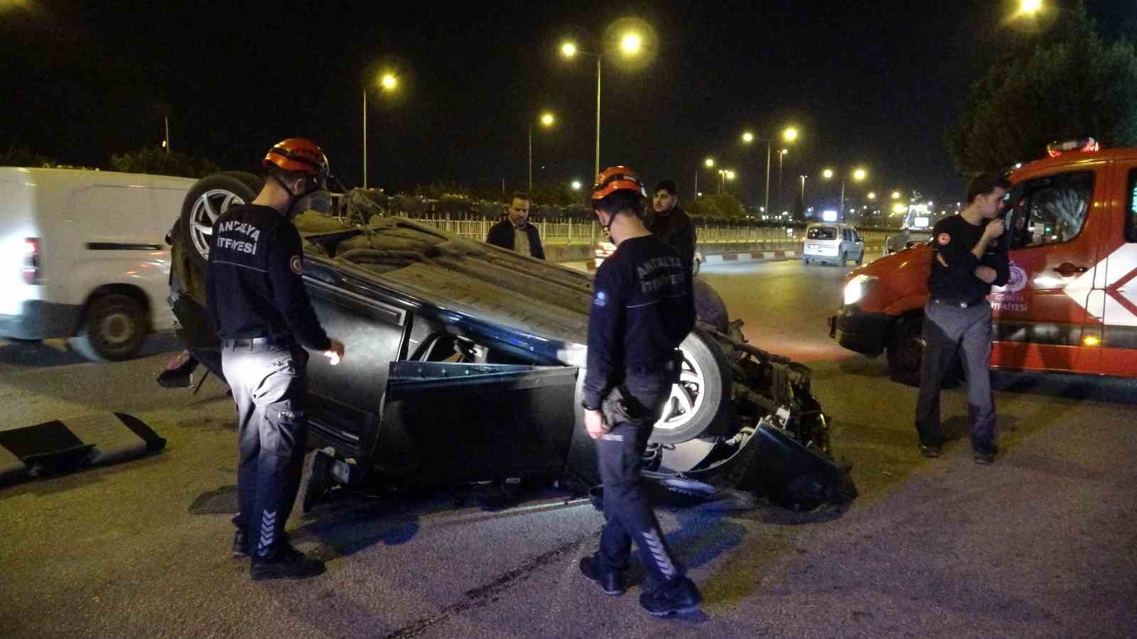 Çalıştığı oto galeriden emanet aldığı otomobille takla attı: 5 kişi kazayı burnu bile kanamadan atlattı
?v=1