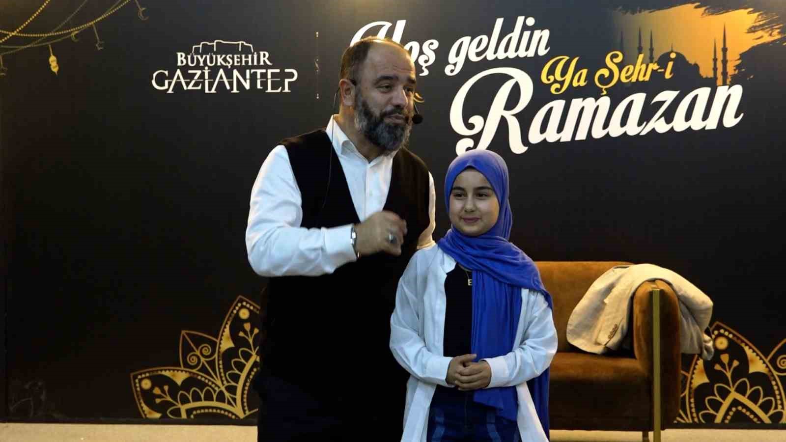 Ramazan sokağı söyleşiler ve konserlerle katılımcıları ağırlamaya devam ediyor
?v=1