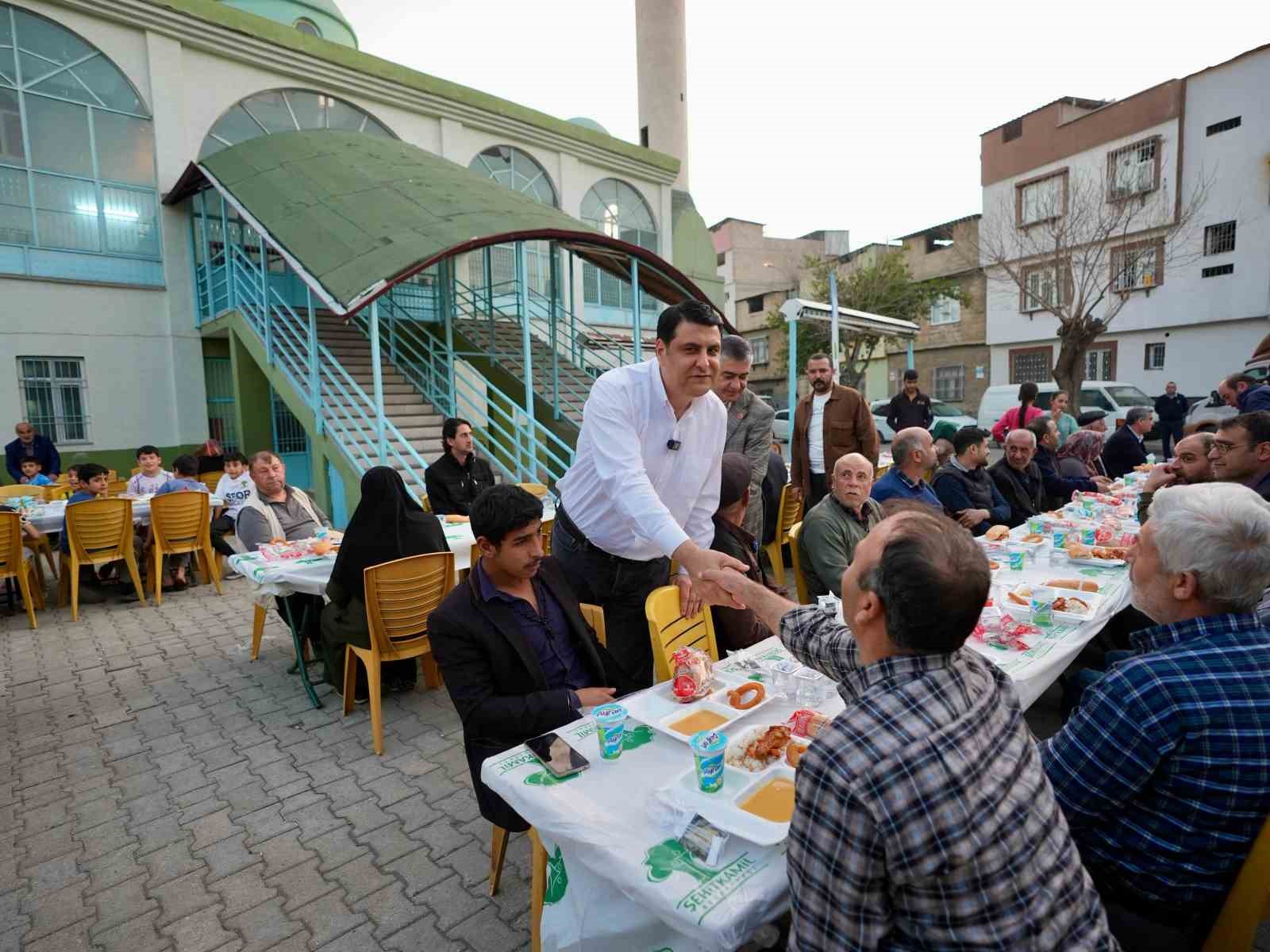 Başkan Yılmaz, iftarını Çıksorut sakinleriyle birlikte açtı
?v=1