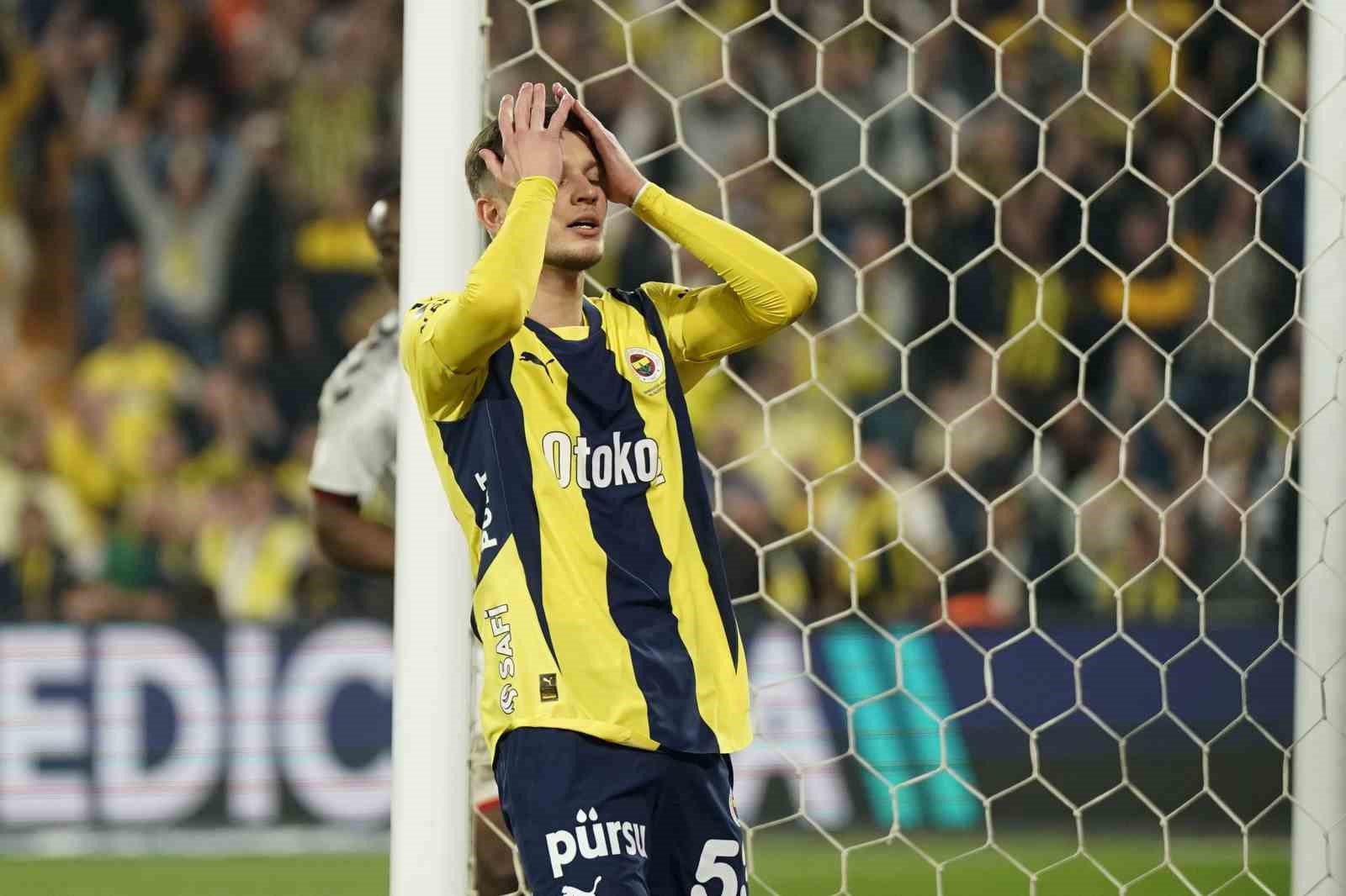 Fenerbahçe, milli maç arasına puan kaybıyla girdi
?v=1