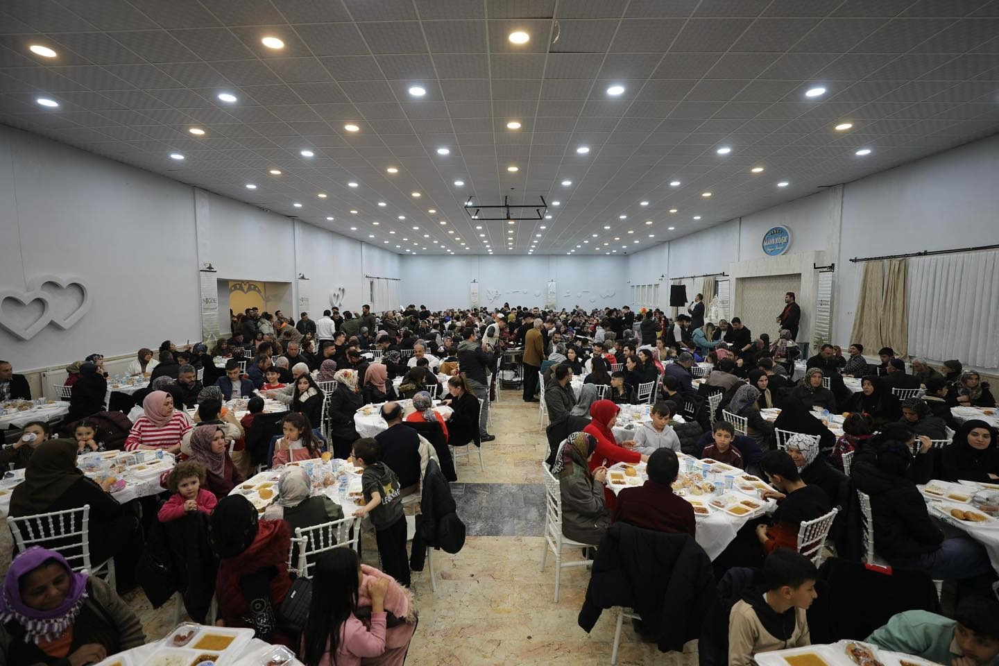 Niğde Belediyesi mahalle iftarları devam ediyor
