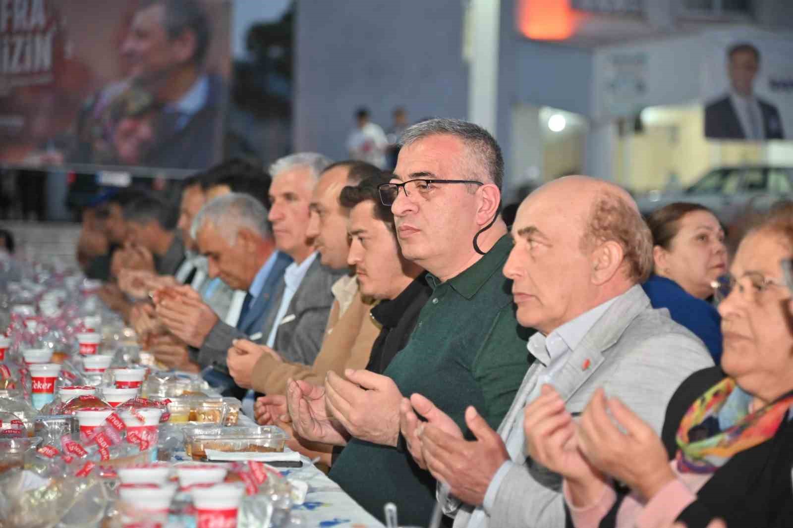 Selendi’de Ramazan’ın bereketi iftar sofrasında paylaşıldı
?v=1