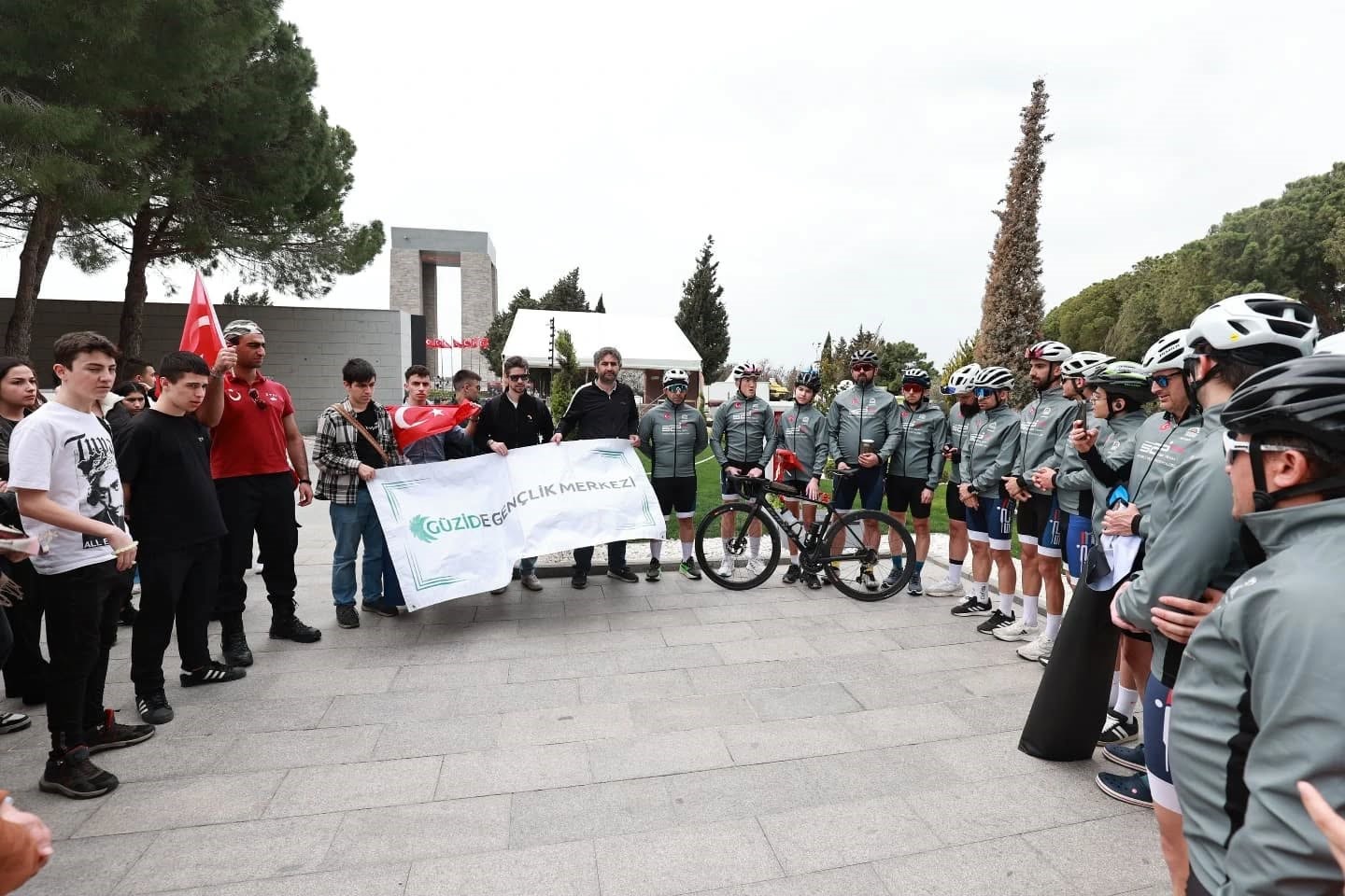 Gebze’den Çanakkale’ye pedal çevirdiler
?v=1