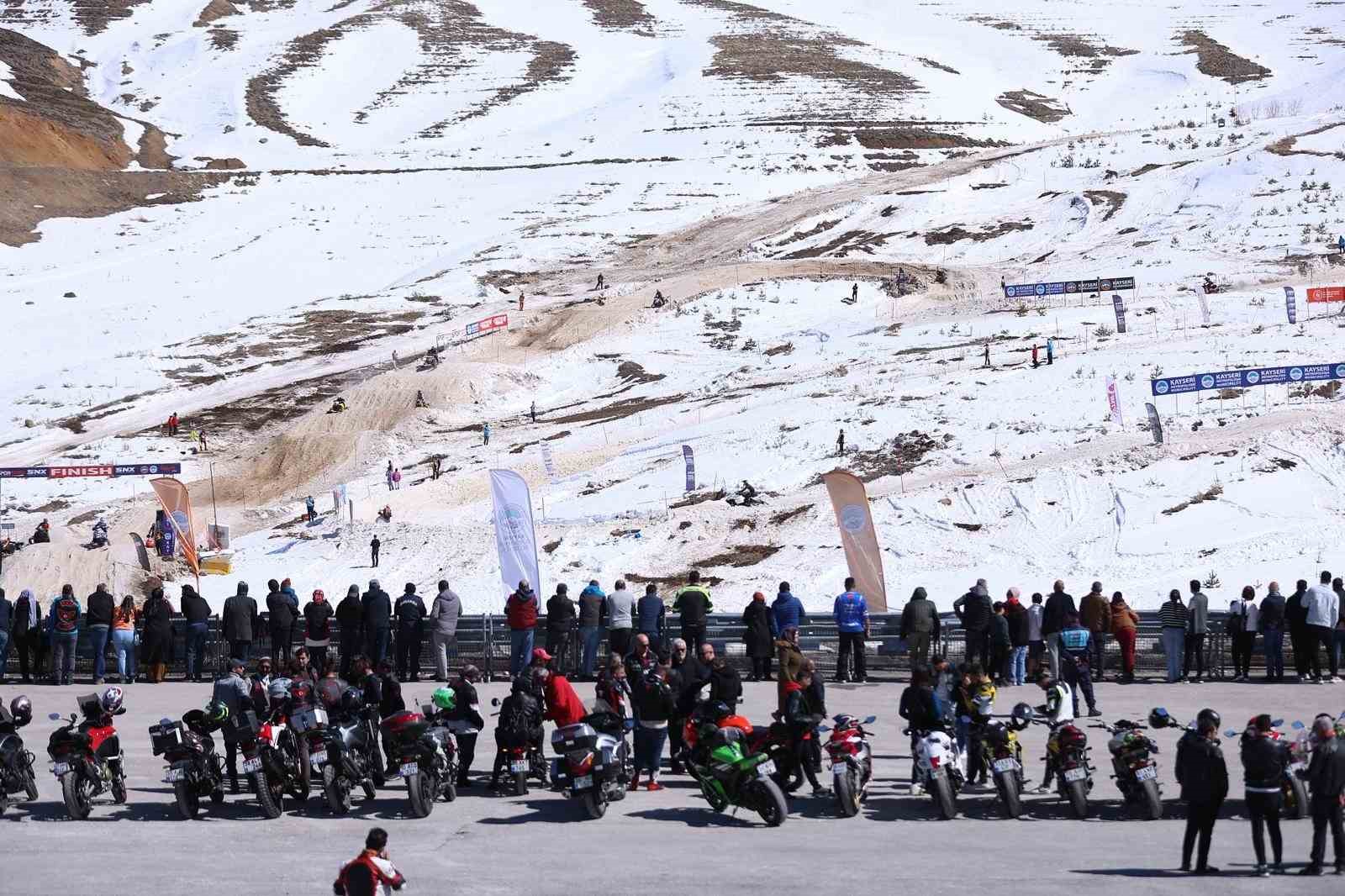 Erciyes’ten yükselen kar motorlarının sesi, tüm dünyaya duyuldu
?v=1