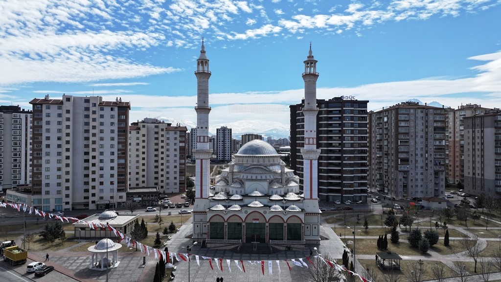 Kocasinan’da camiler, Ramazan ayında da gül kokuyor
?v=1