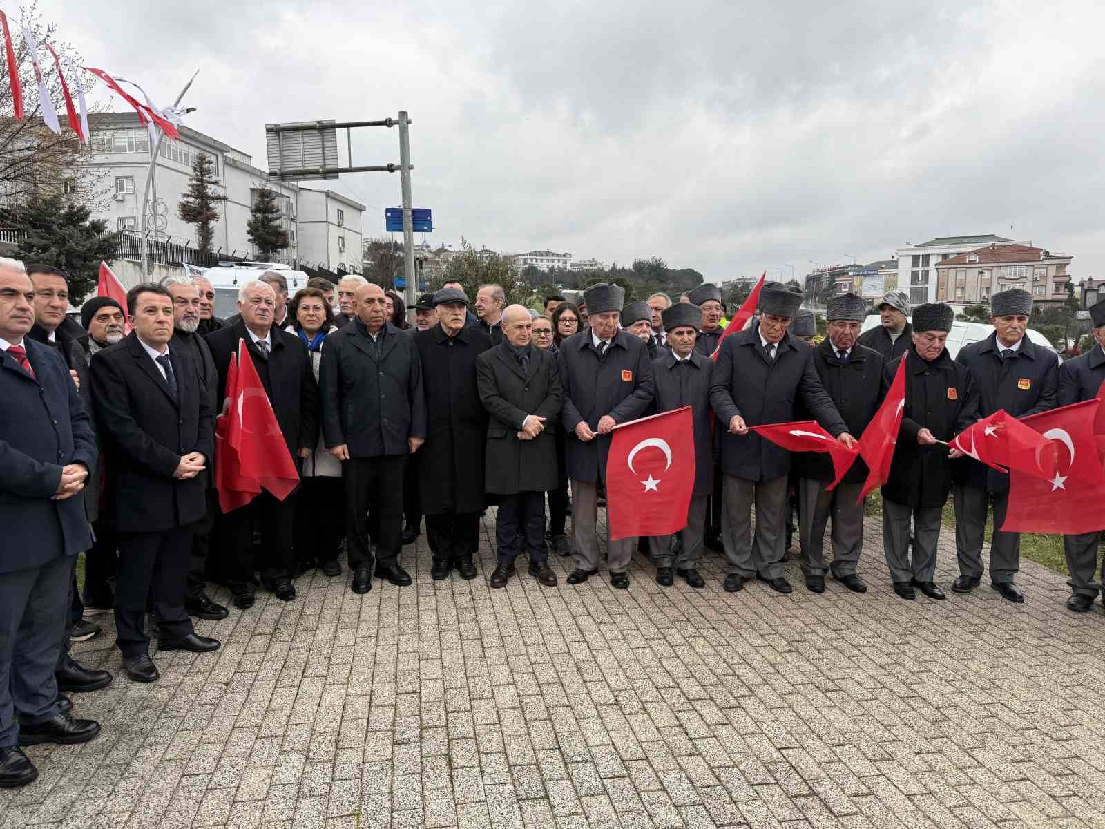 Çanakkale Zaferi anmasında şiir okuyan 10 yaşındaki kız çocuğunun gözyaşları
?v=1