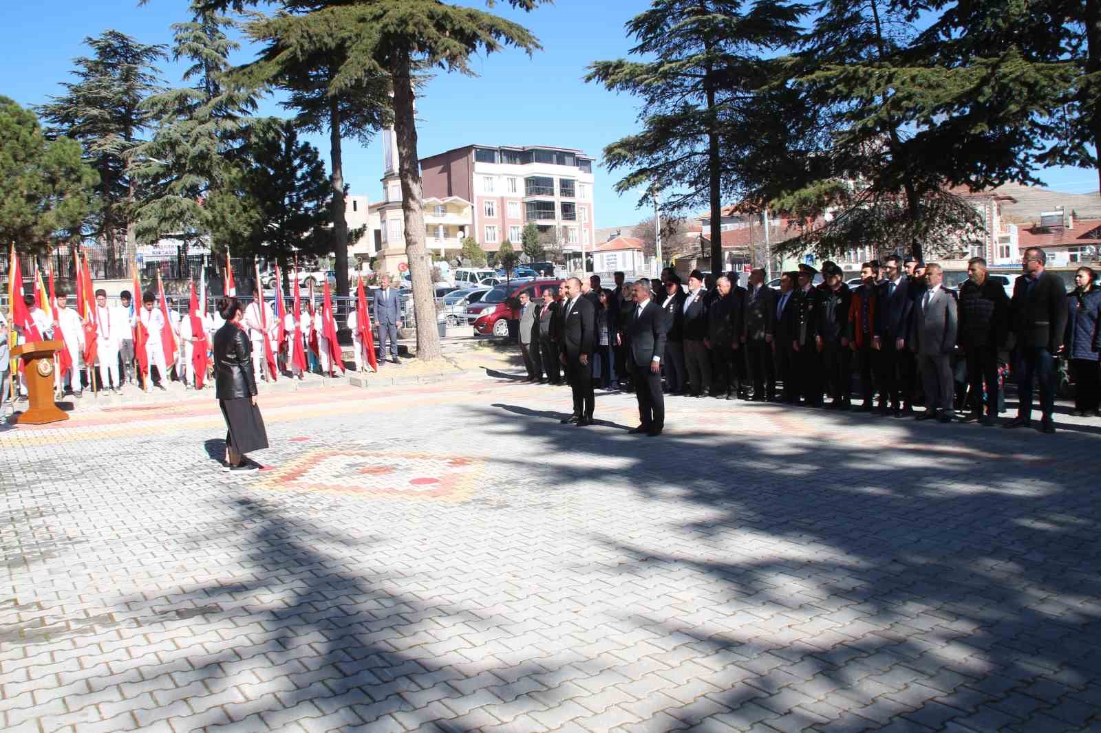 Yunak’ta Çanakkale Zaferi’nin 110. yıl dönümünde şehitler anıldı
?v=1