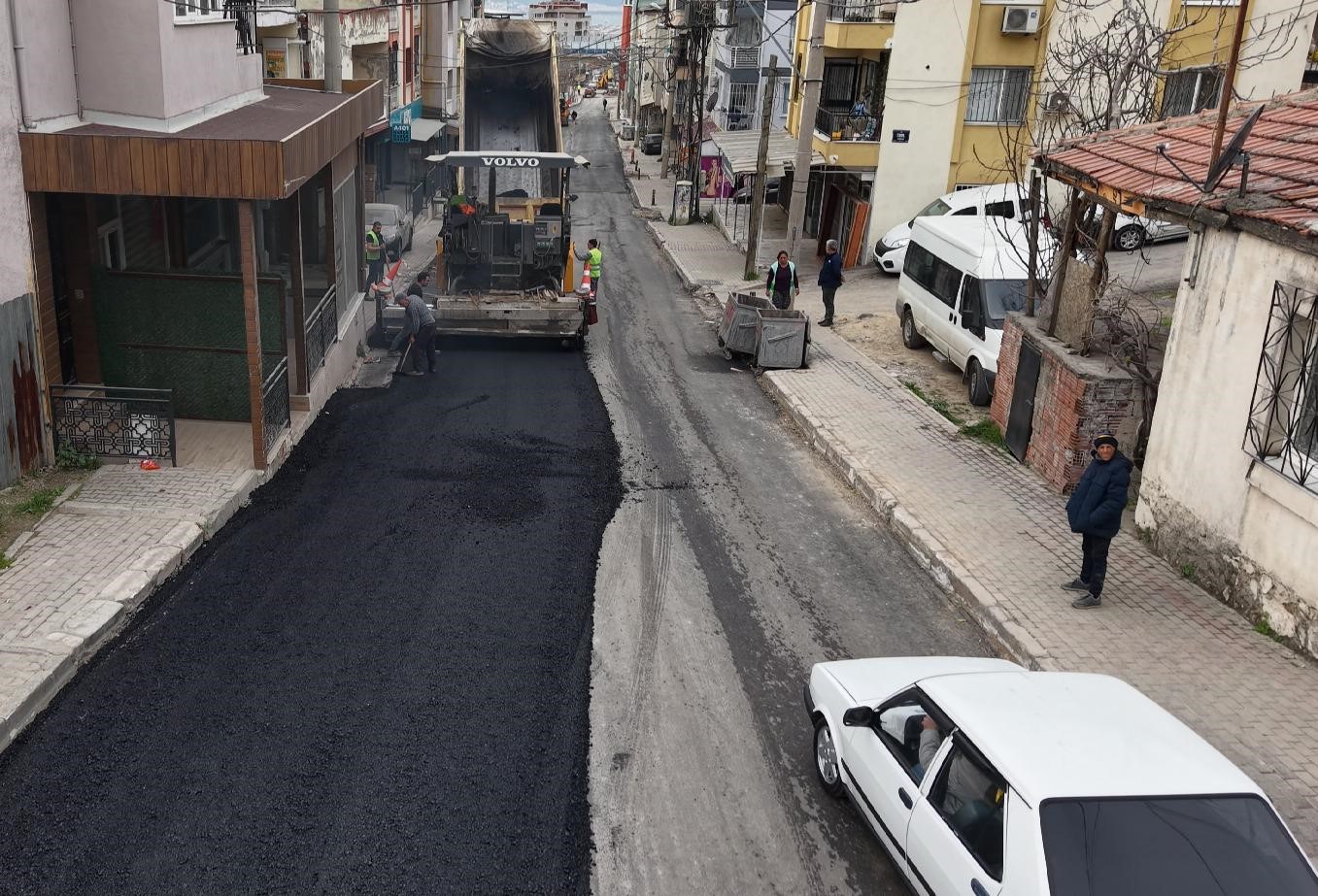 Bayraklı’da yol yenileme ve üst geçit çalışmaları sürüyor
?v=1