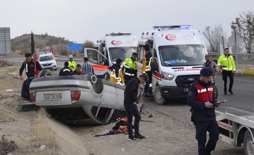 Adıyaman’da otomobil takla attı: 4 yaralı
?v=1