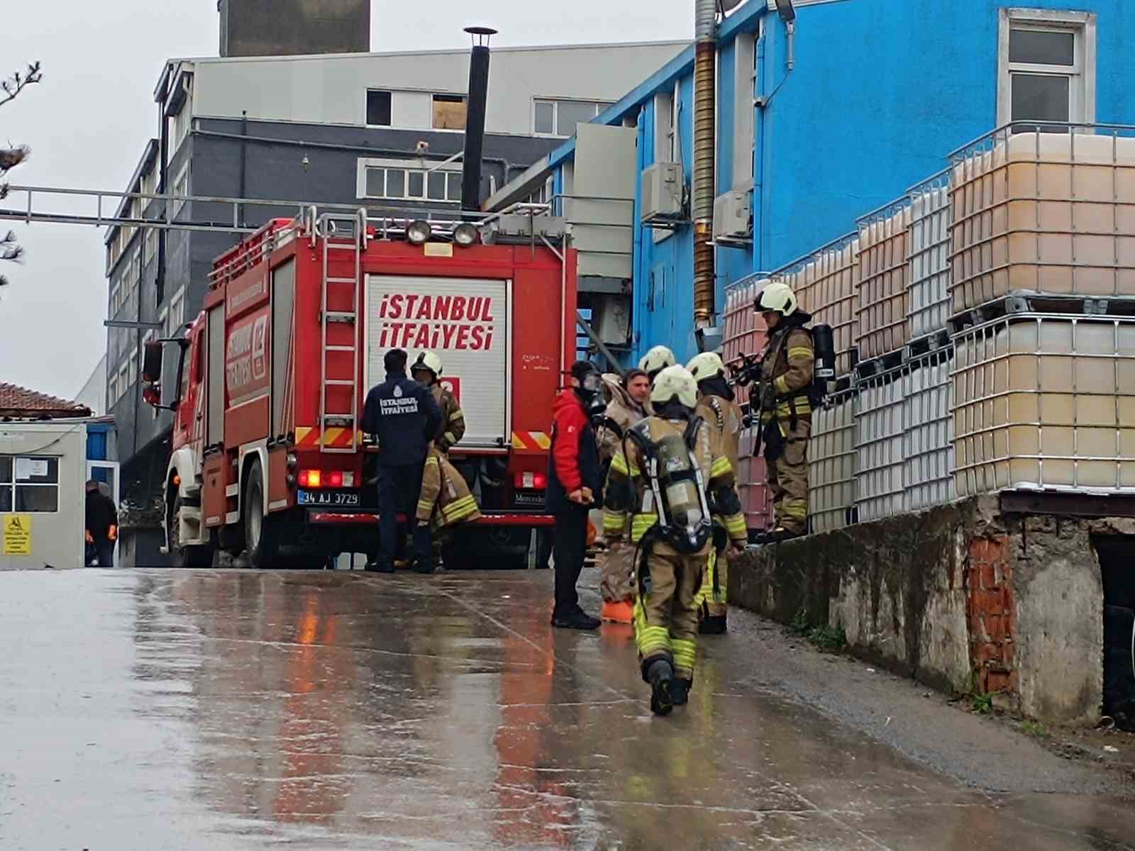 Tuzla’da fabrikada kimyasal madde sızıntısı: İşçiler tedbir amaçlı tahliye edildi
?v=1