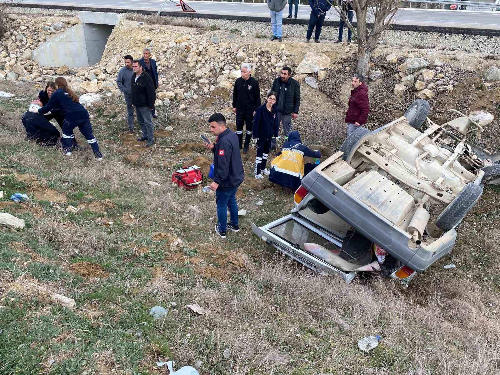 Kastamonu’da şarampole yuvarlanan otomobildeki 2 kişi yaralandı
?v=1