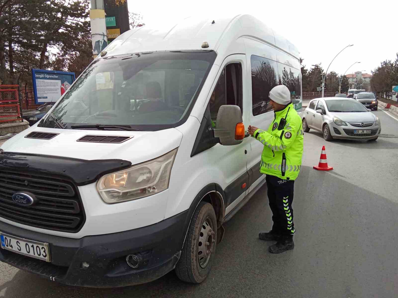 Ağrı’da okul servisi denetimleri gerçekleştirildi
?v=1