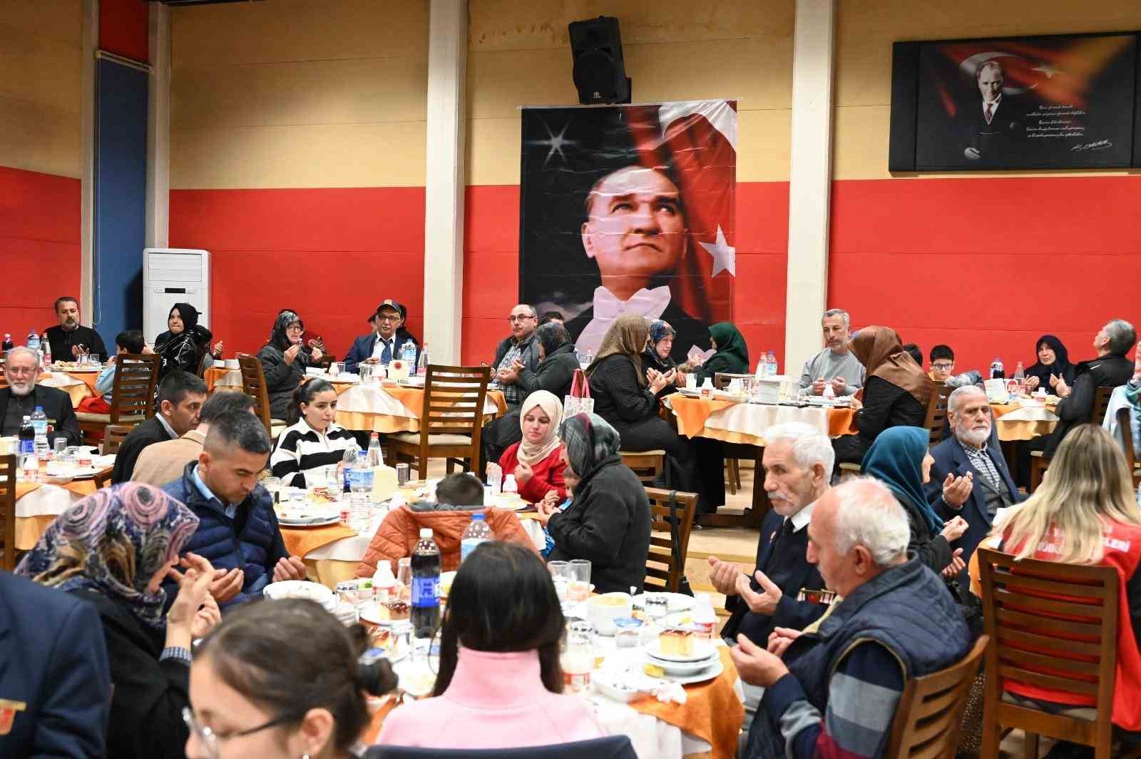 Soma’da şehit yakınları ve gaziler için anlamlı iftar
?v=1