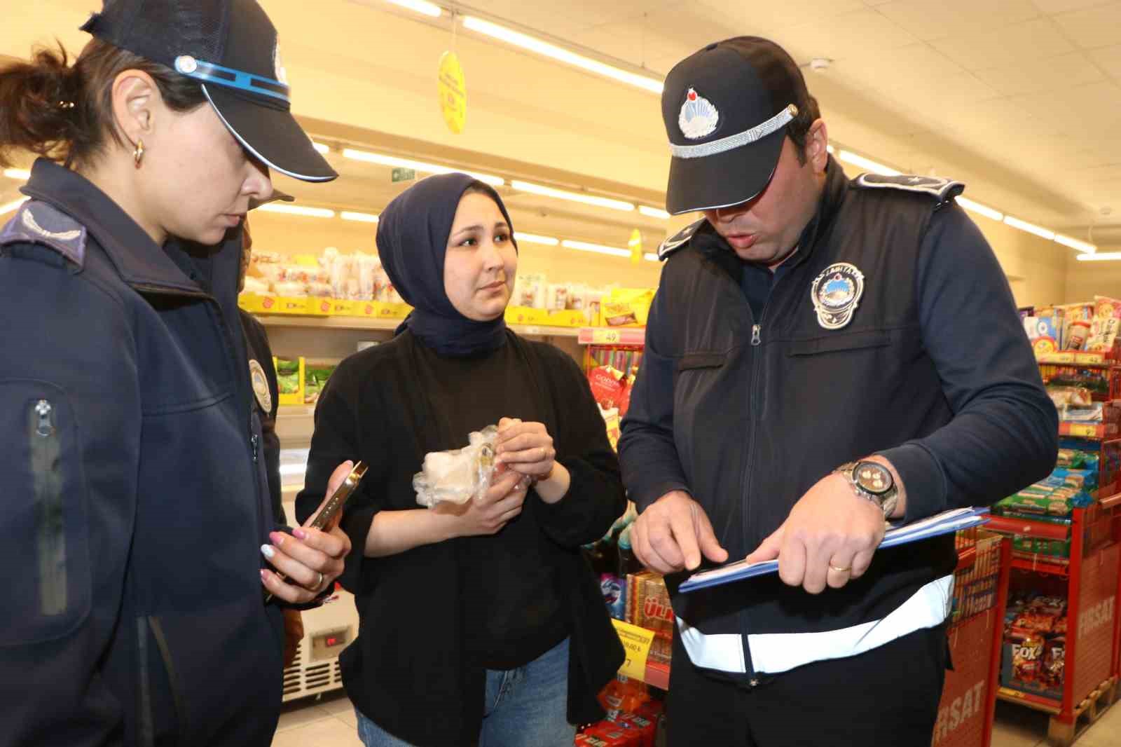 Söke Belediyesi zabıta ekiplerinden marketlerde denetim
?v=1