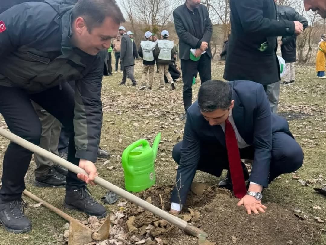 Kastamonu’da şehit ve gaziler için fidan dikildi
?v=1