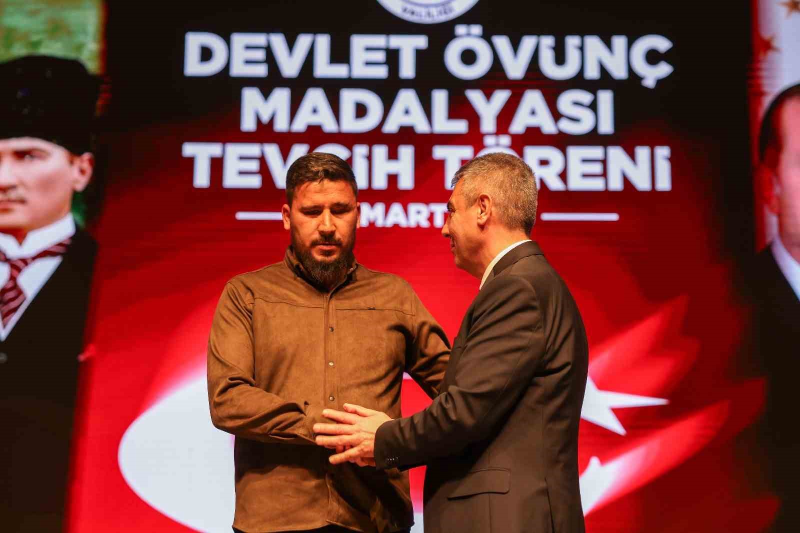 Mersin’de Devlet Övünç Madalyası ve Beratı tevcih töreni
?v=1