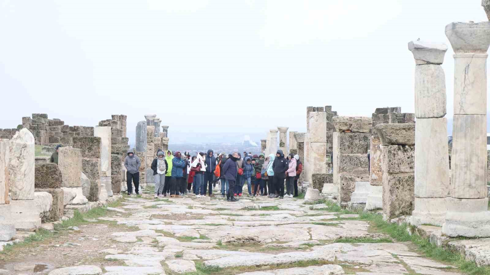 Denizli inanç turizmi kapsamında 170 İtalyan Katolik din insanını ağırladı
?v=1