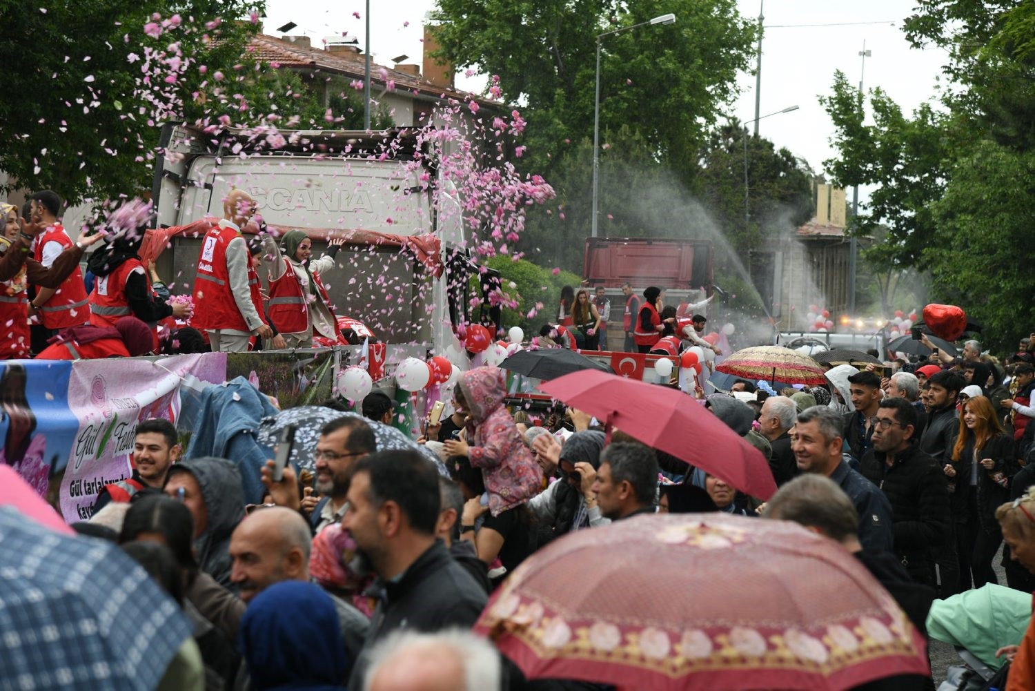 Isparta’da gül festivalinin tarihi belirlendi
?v=1