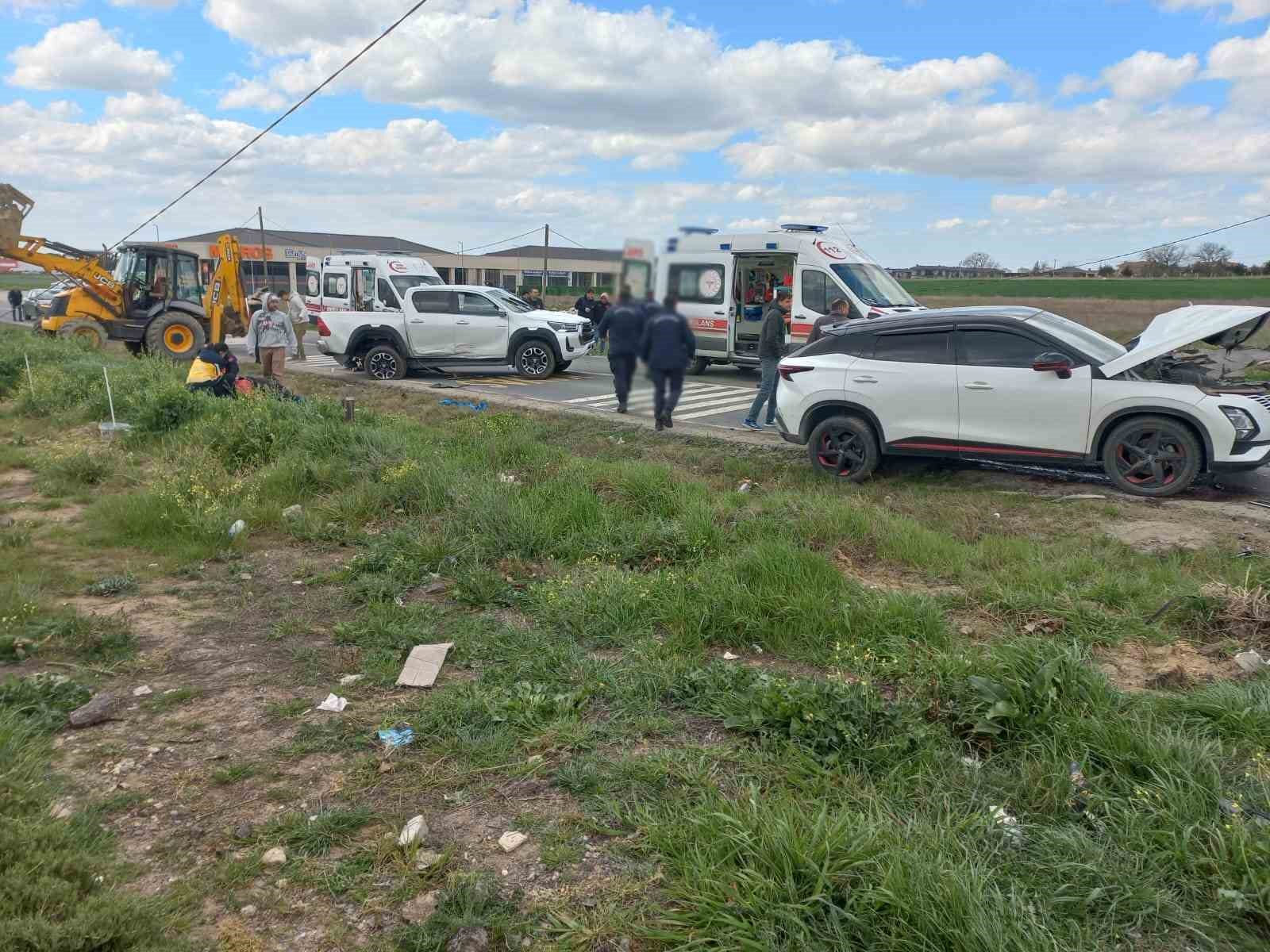 Çorlu’da zincirleme kaza: 3’ü askeri personel 6 yaralı
?v=1