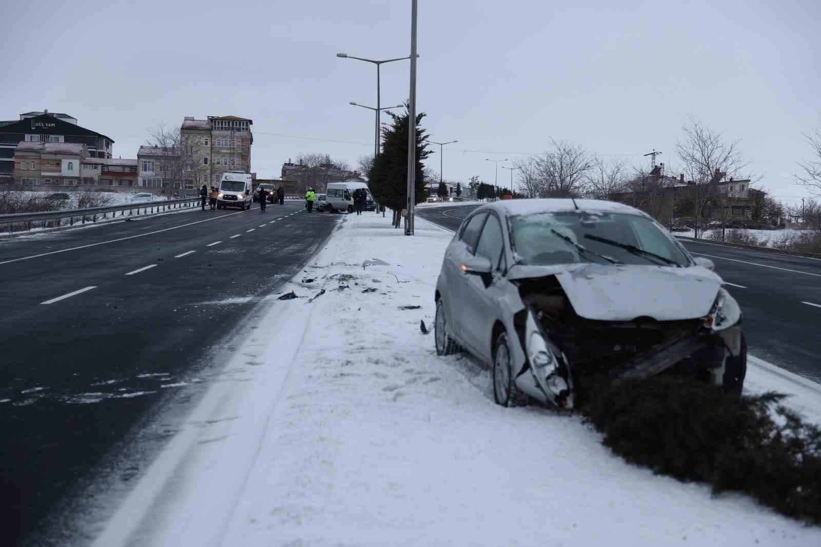 Nevşehir’de 6 araçlı zincirleme kaza: 3 yaralı
?v=1