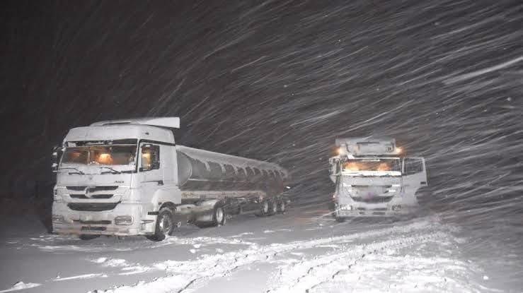 Yozgat’ta kar ve tipi etkili oldu, ulaşımda aksamalar yaşandı
?v=1