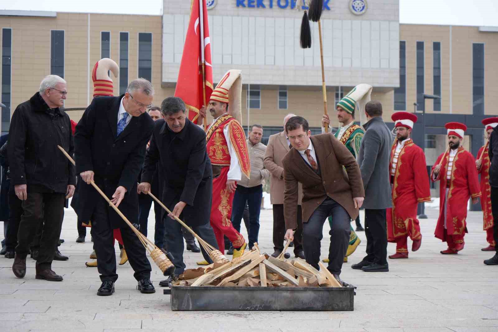 Öğrenciler nevruz ateşiyle ısındı
?v=1