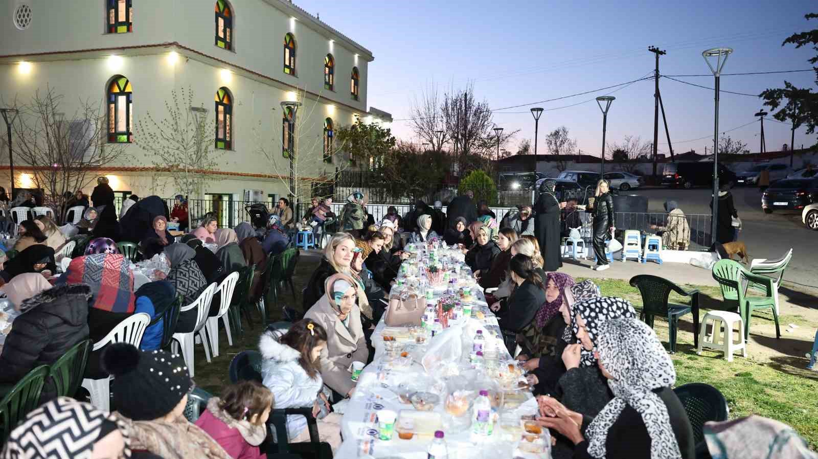 Yunanistan Gümülcine’de gönül sofrası kuruldu
?v=1